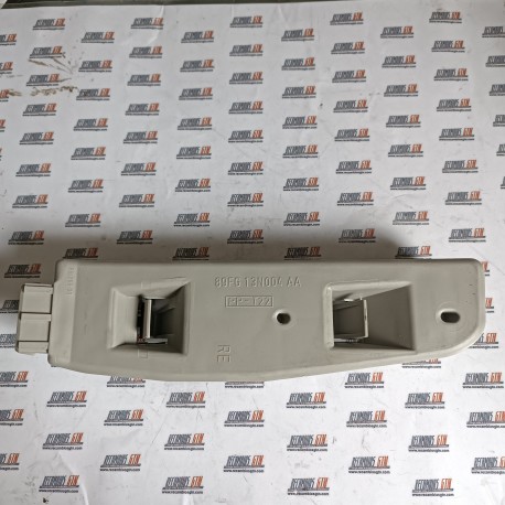 Ford Fiesta III. Base piloto trasero derecho