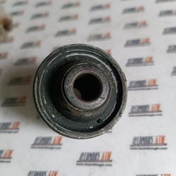 Ford Mondeo I. silentblock eje delantero abajo