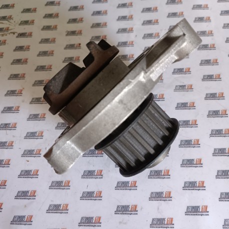Vw Passat. Bomba de agua
