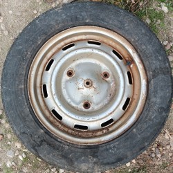 Renault 5. Llantas originales 13 pulgadas 3 tornillos