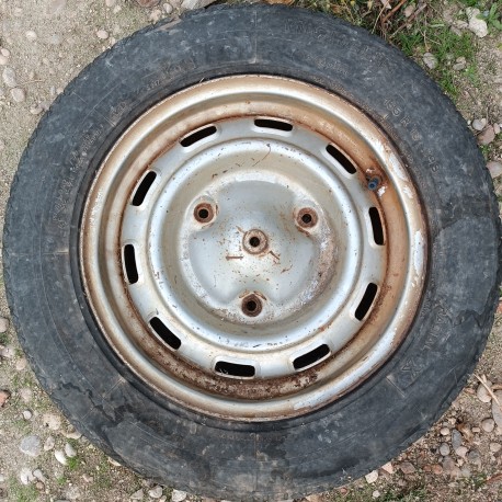 Renault 5. Llantas originales 13 pulgadas 3 tornillos